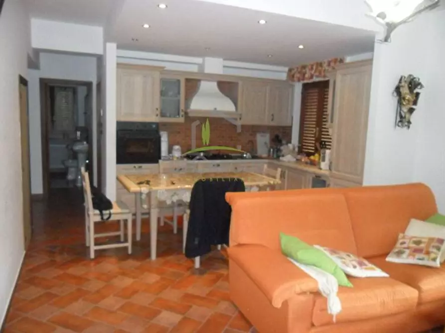 Immagine 1 di Appartamento in vendita  in Via Alessandria a Folignano