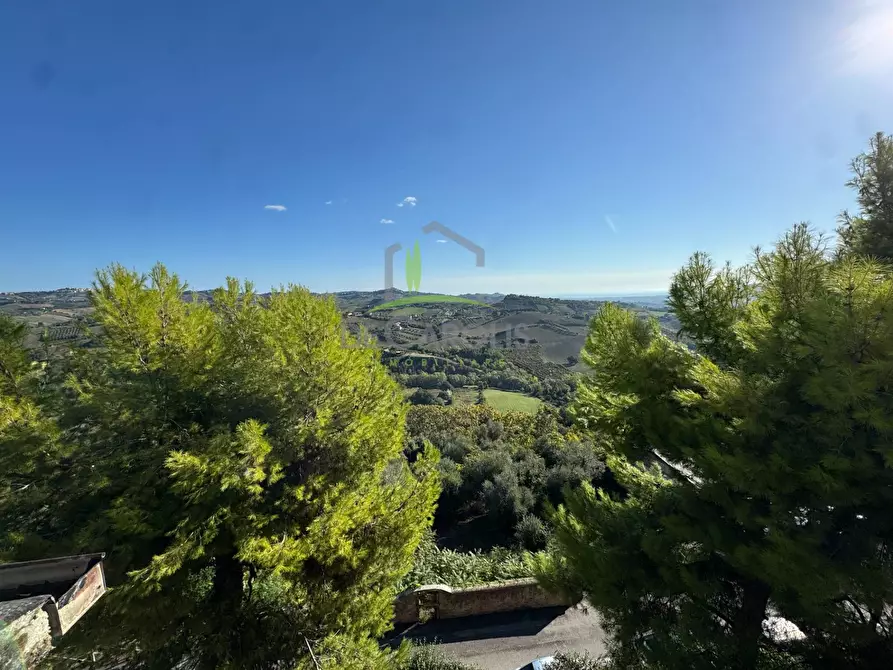 Immagine 11 di Casa indipendente in vendita  in PIazza Castello a Monsampolo Del Tronto