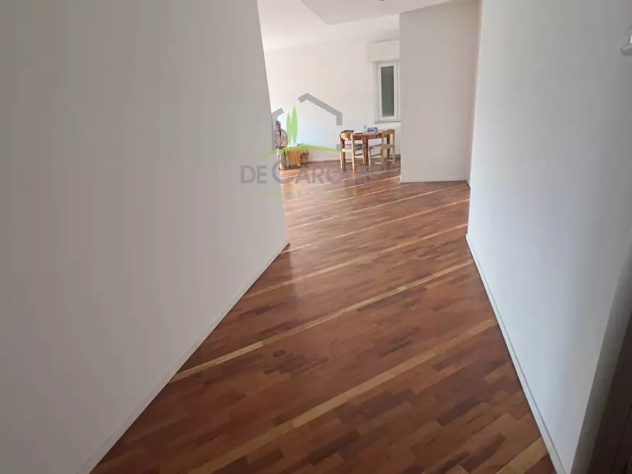 Immagine 5 di Appartamento in vendita  in Via Salaria a Monsampolo Del Tronto
