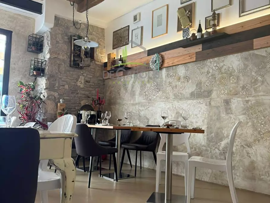 Immagine 3 di Attività commerciale in vendita  in Via dei Tibaldeschi a Ascoli Piceno