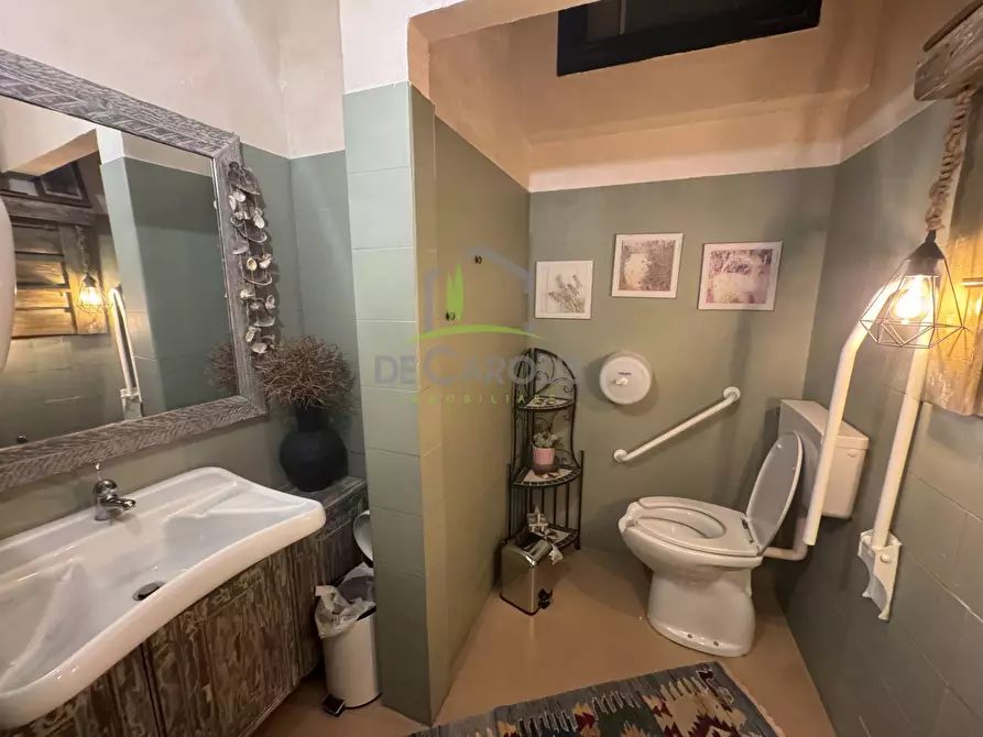 Immagine 11 di Attività commerciale in vendita  in Via dei Tibaldeschi a Ascoli Piceno