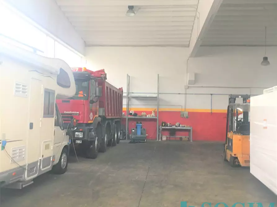 Immagine 2 di Capannone industriale in vendita  in via mameli a Zibido San Giacomo