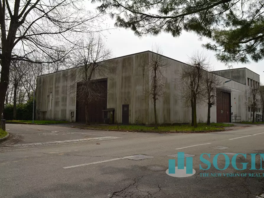 Immagine 2 di Capannone industriale in vendita  in Via Torino a Olgiate Comasco