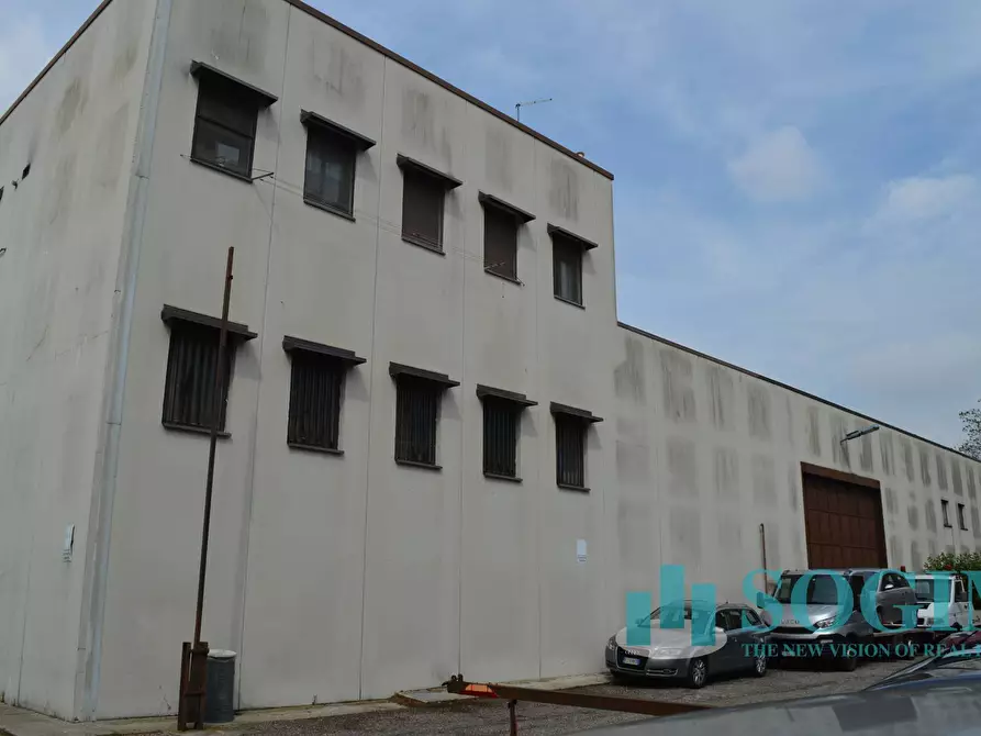 Immagine 12 di Capannone industriale in vendita  in Via Torino a Olgiate Comasco