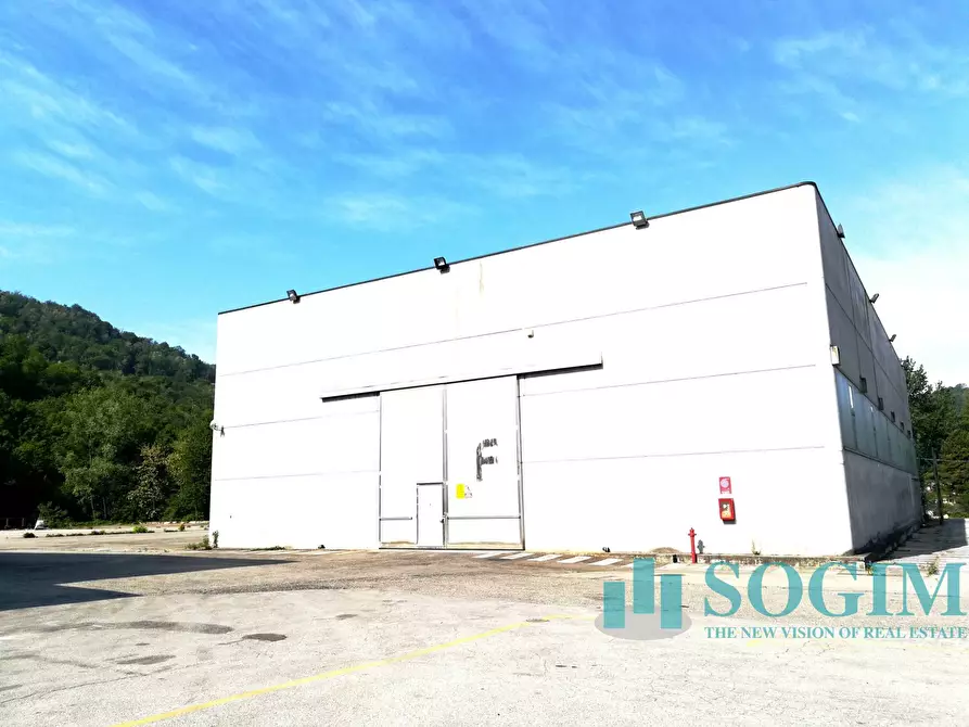 Immagine 5 di Capannone industriale in vendita  a Cittiglio