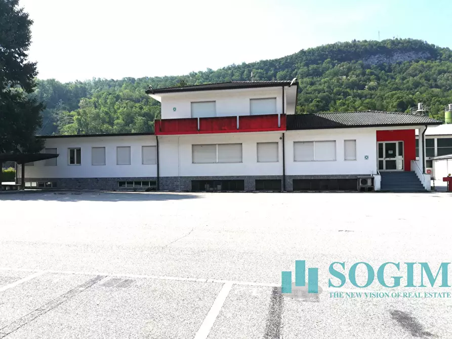 Immagine 8 di Capannone industriale in vendita  a Cittiglio