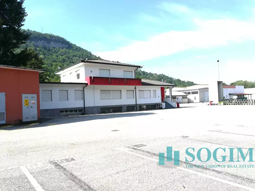 Immagine 4 di Capannone industriale in vendita  a Cittiglio
