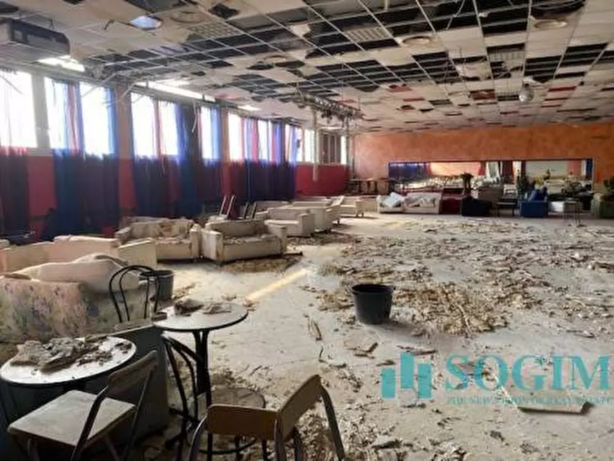 Immagine 5 di Locale commerciale in vendita  in strada padana superiore a Vimodrone