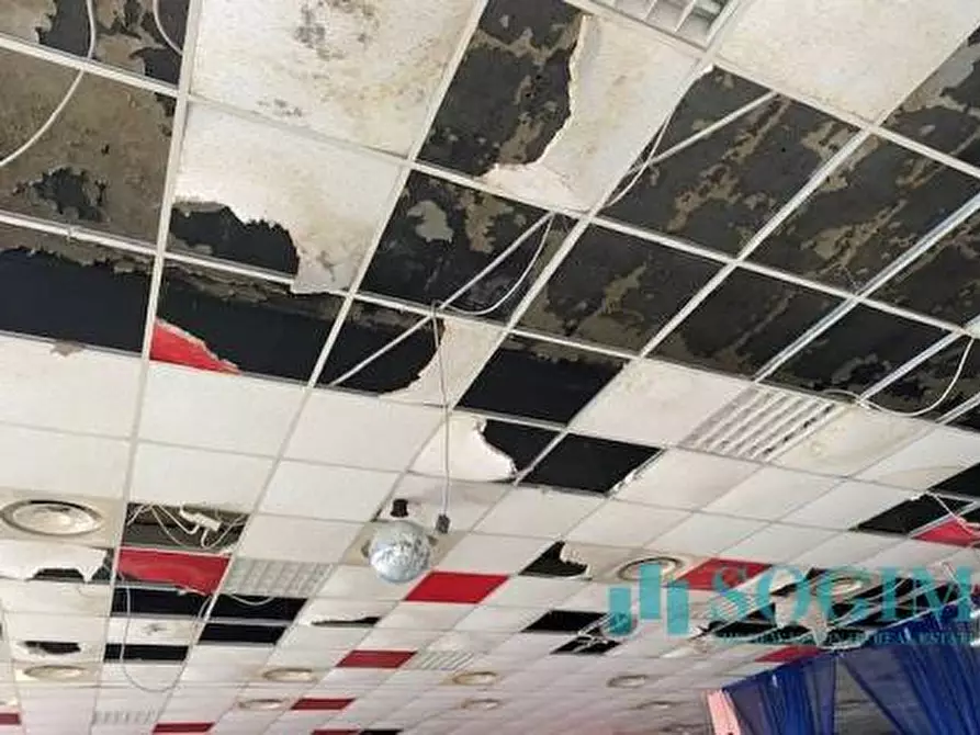 Immagine 7 di Locale commerciale in vendita  in strada padana superiore a Vimodrone