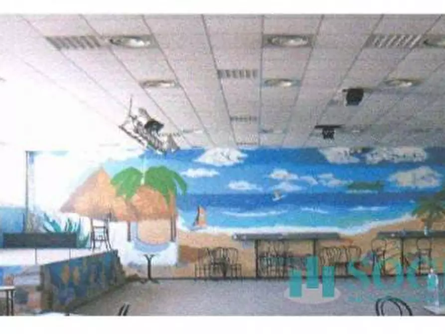 Immagine 11 di Locale commerciale in vendita  in strada padana superiore a Vimodrone