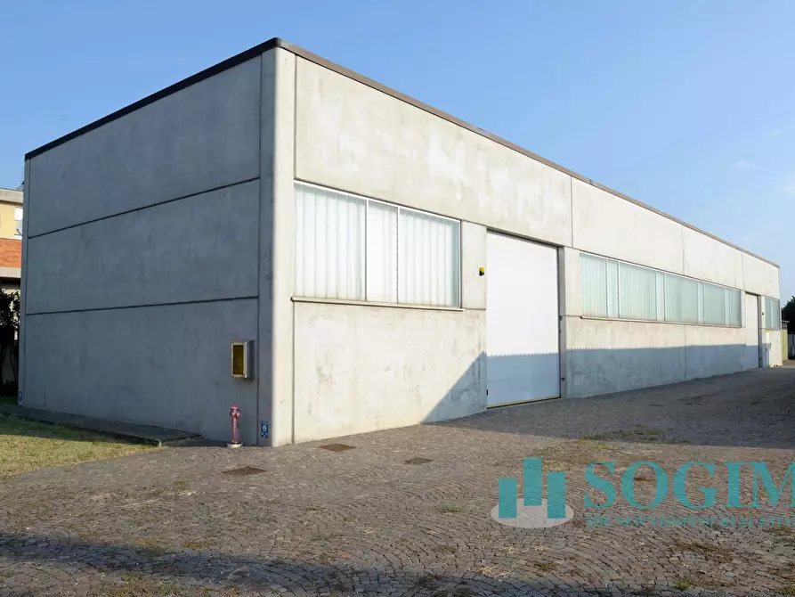 Immagine 4 di Capannone industriale in vendita  a Cantù