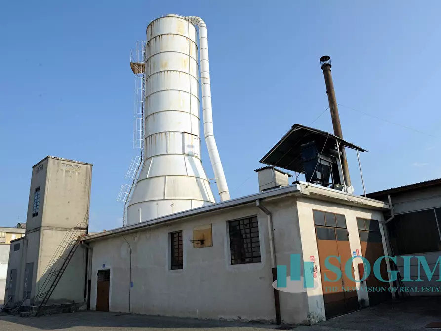Immagine 8 di Capannone industriale in vendita  a Cantù