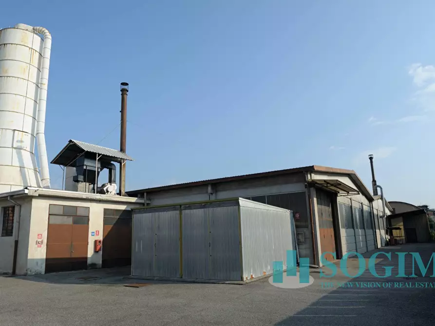 Immagine 9 di Capannone industriale in vendita  a Cantù