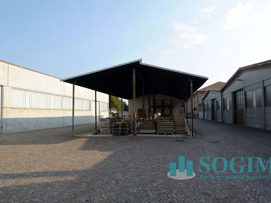 Immagine 11 di Capannone industriale in vendita  a Cantù