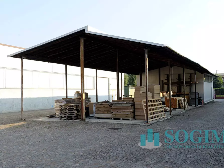 Immagine 12 di Capannone industriale in vendita  a Cantù