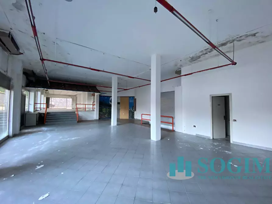 Immagine 21 di Negozio in vendita  in Corso Unità D’italia a Cantù