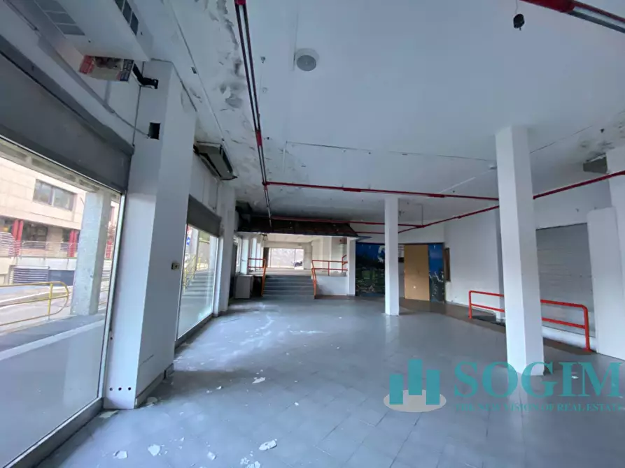 Immagine 22 di Negozio in vendita  in Corso Unità D’italia a Cantù