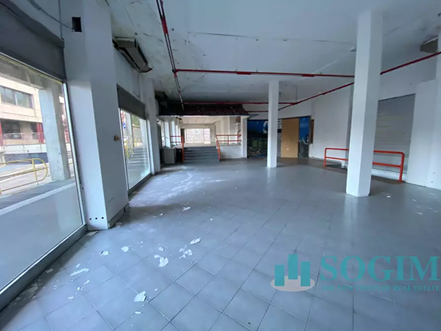 Immagine 24 di Negozio in vendita  in Corso Unità D’italia a Cantù