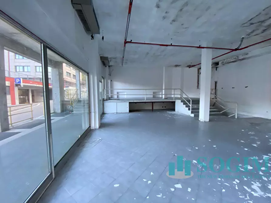 Immagine 25 di Negozio in vendita  in Corso Unità D’italia a Cantù