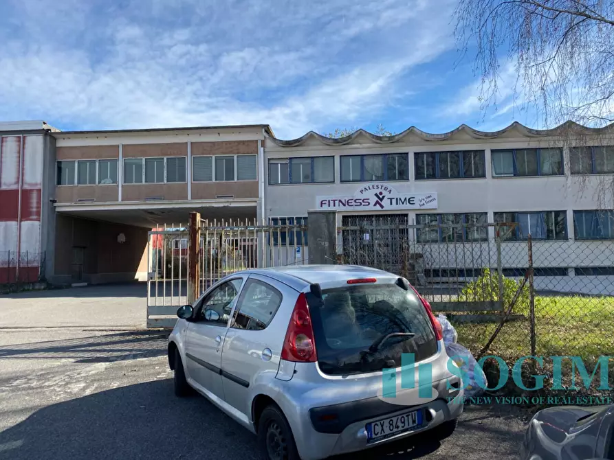 Immagine 8 di Locale commerciale in vendita  in Via Carlo Cattaneo a Cantù