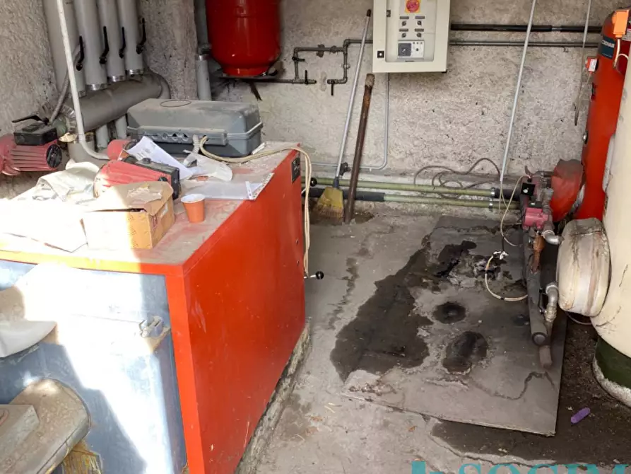 Immagine 9 di Locale commerciale in vendita  in Via Carlo Cattaneo a Cantù