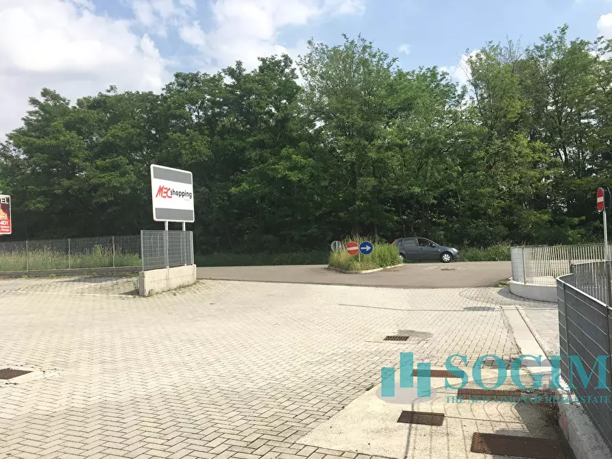 Immagine 11 di Negozio in affitto  in Via Europa Unita a Cermenate