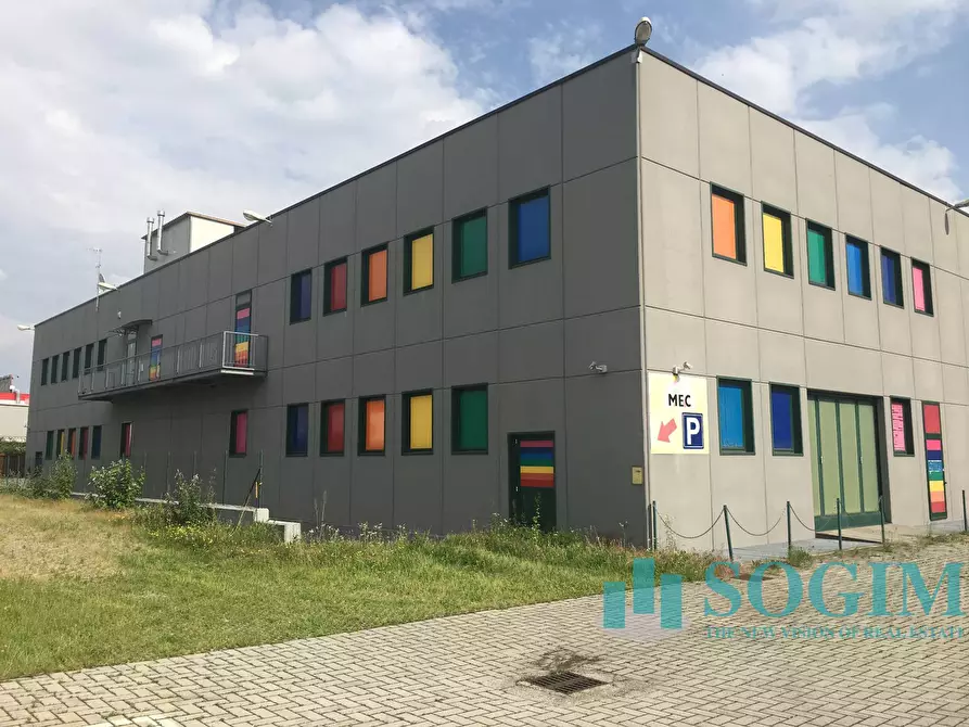 Immagine 13 di Negozio in affitto  in Via Europa Unita a Cermenate