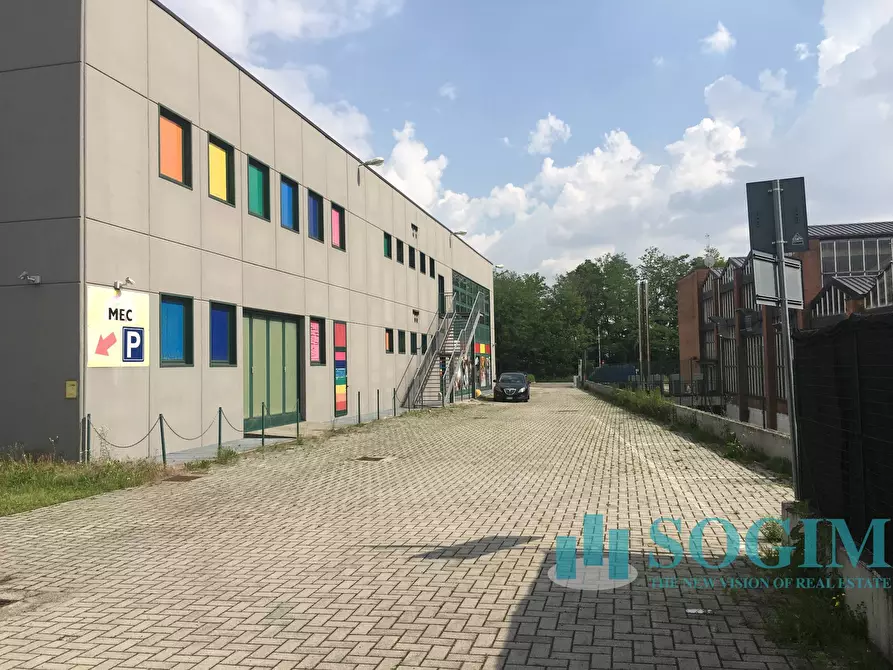 Immagine 17 di Negozio in affitto  in Via Europa Unita a Cermenate