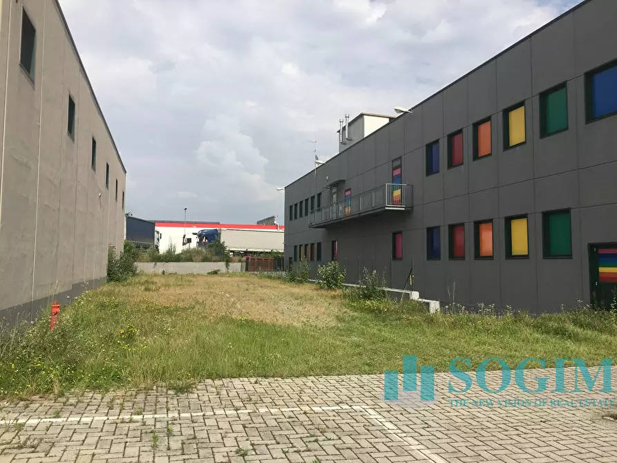 Immagine 18 di Negozio in affitto  in Via Europa Unita a Cermenate