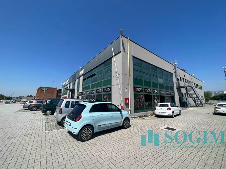 Immagine 22 di Negozio in affitto  in Via Europa Unita a Cermenate