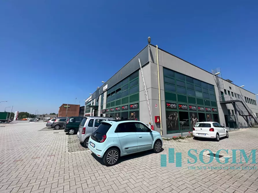 Immagine 23 di Negozio in affitto  in Via Europa Unita a Cermenate