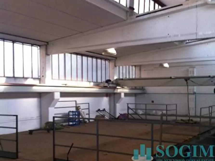 Immagine 6 di Capannone industriale in vendita  a Legnano