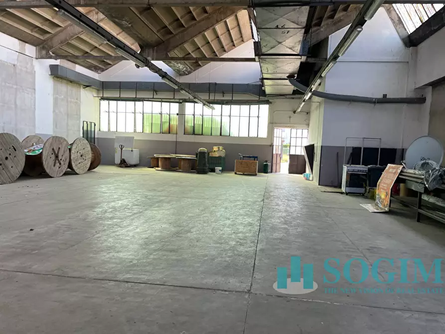 Immagine 13 di Locale commerciale in affitto  in CIRCONVALLAZIONE a Cornate D'adda