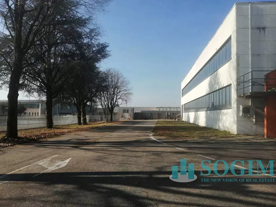 Immagine 15 di Capannone industriale in vendita  in Via Oriana Fallaci a Cornate D'adda