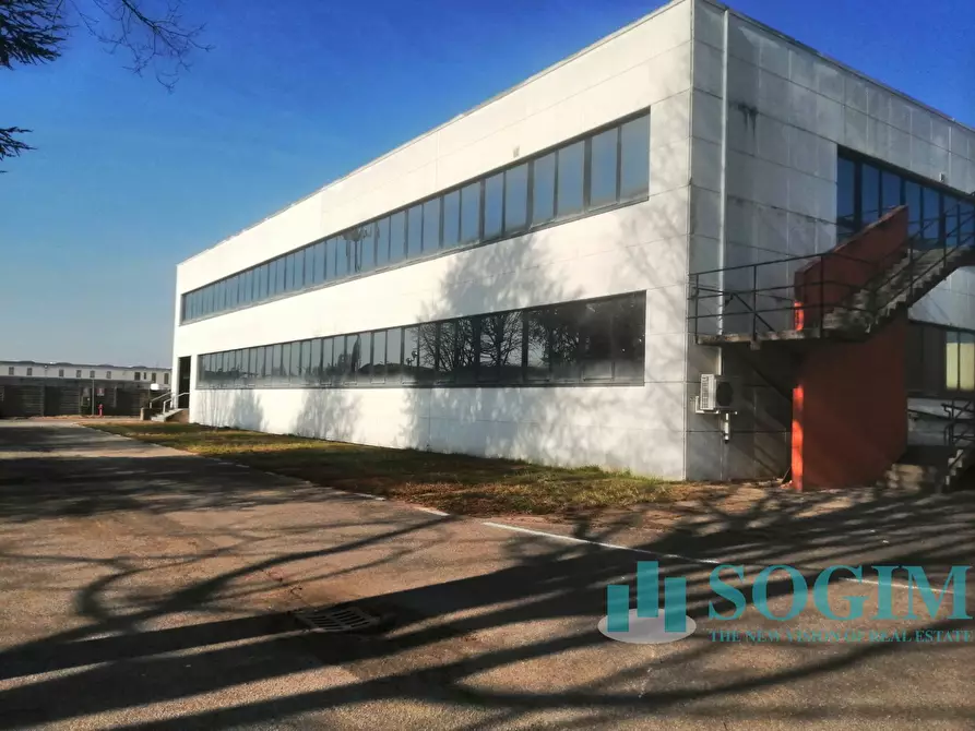 Immagine 16 di Capannone industriale in vendita  in Via Oriana Fallaci a Cornate D'adda