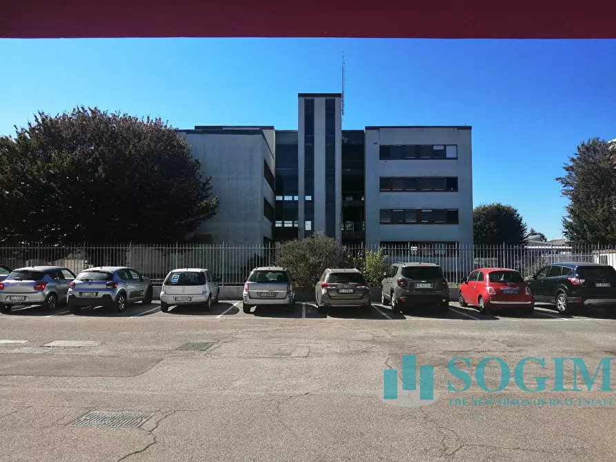 Immagine 2 di Ufficio in vendita  in Via Settembrini a Lainate