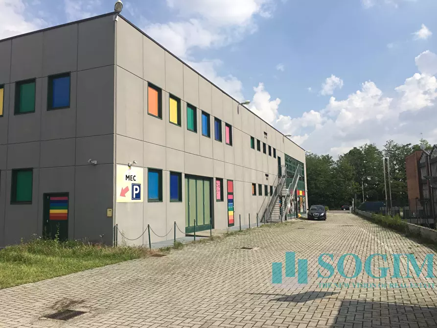 Immagine 15 di Negozio in vendita  in Via Europa Unita a Cermenate