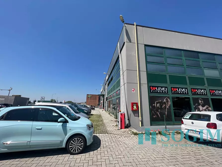 Immagine 24 di Negozio in vendita  in Via Europa Unita a Cermenate