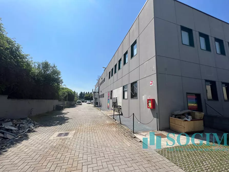 Immagine 28 di Negozio in vendita  in Via Europa Unita a Cermenate