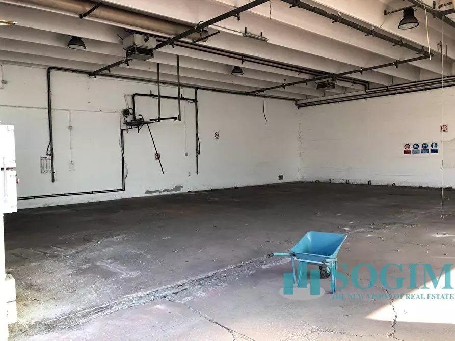 Immagine 5 di Magazzino in vendita  in VIA PO' a Opera