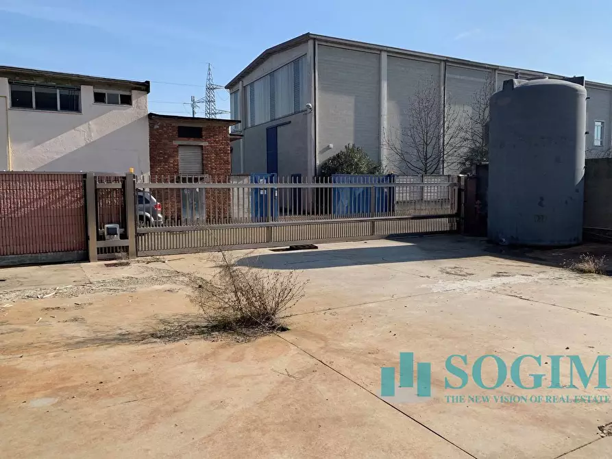 Immagine 18 di Magazzino in vendita  in VIA PO' a Opera