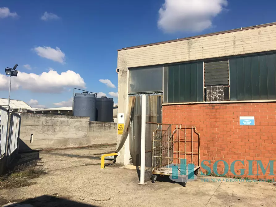 Immagine 25 di Magazzino in vendita  in VIA PO' a Opera