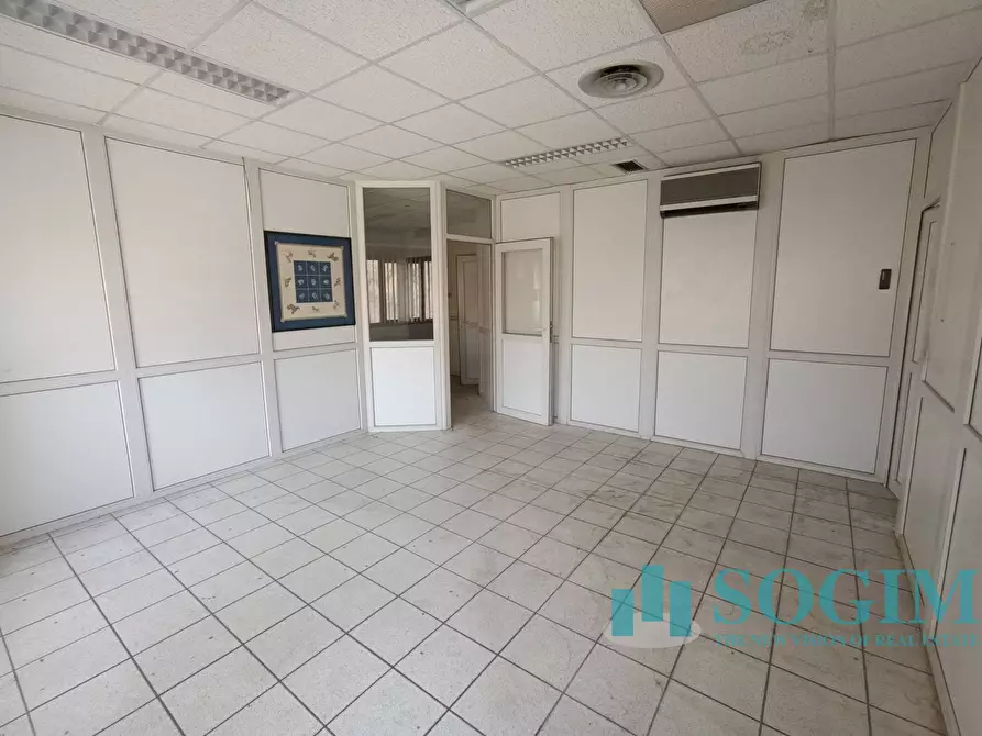 Immagine 5 di Locale commerciale in vendita  in Villa Guardia a Villa Guardia