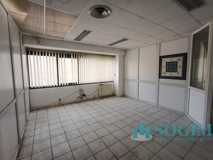 Immagine 6 di Locale commerciale in vendita  in Villa Guardia a Villa Guardia