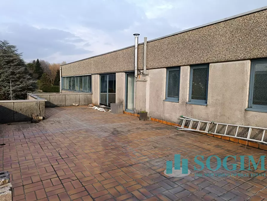 Immagine 15 di Locale commerciale in vendita  in Villa Guardia a Villa Guardia