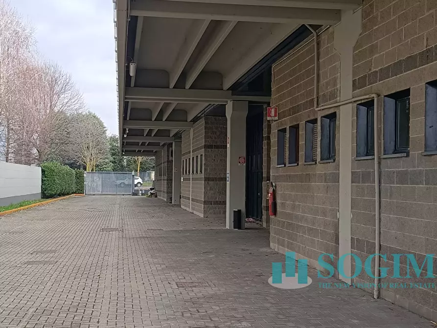Immagine 20 di Capannone industriale in affitto  in Via del Valà a Carate Brianza