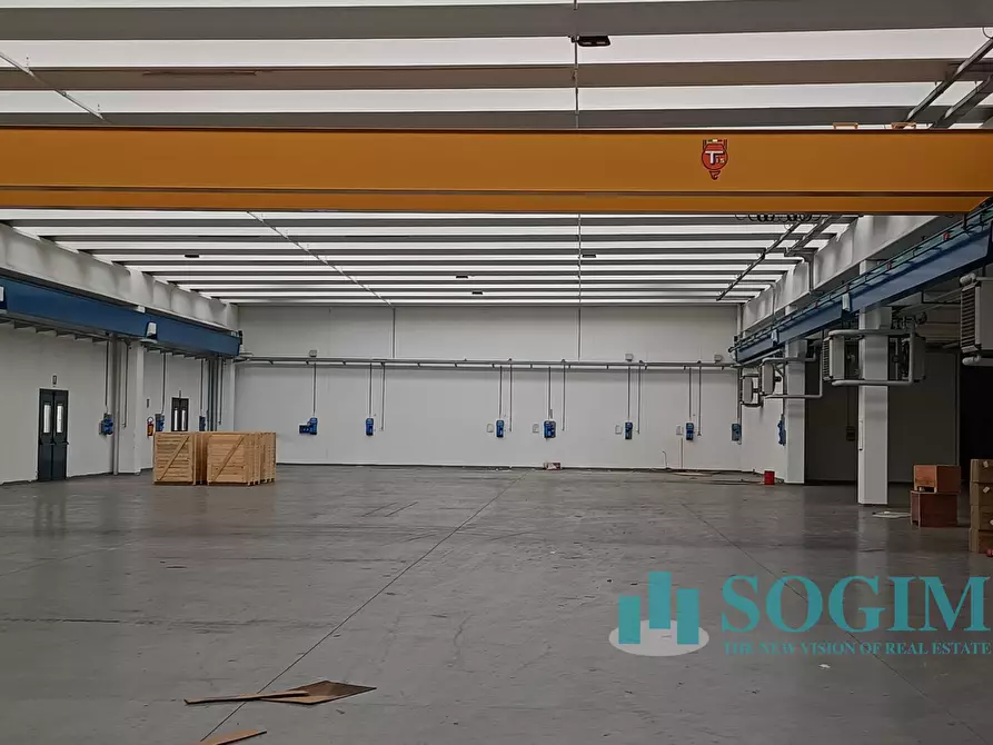 Immagine 28 di Capannone industriale in affitto  in Via del Valà a Carate Brianza