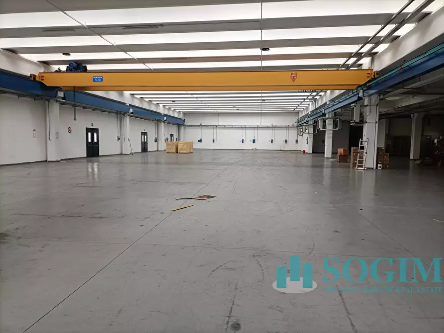 Immagine 30 di Capannone industriale in affitto  in Via del Valà a Carate Brianza