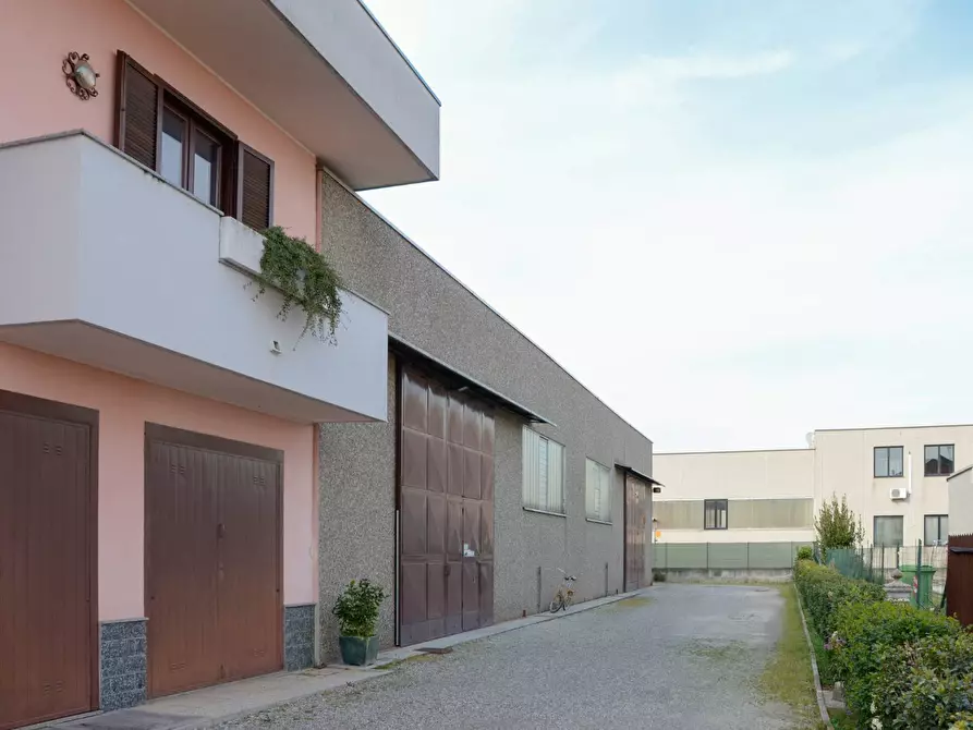 Immagine 6 di Capannone industriale in vendita  in Via Monte Golico a Samarate