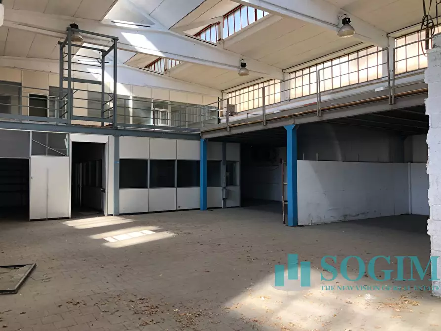 Immagine 8 di Capannone industriale in vendita  a Legnano